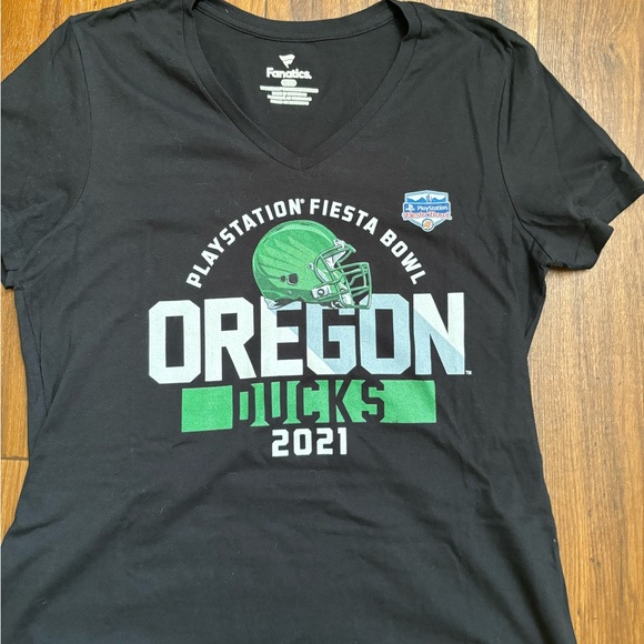 Fanatics * Oregon Ducks 2021 PlayStation Fiesta Bowl* Woman Tee Size Large NWOT - Picture 2 of 4